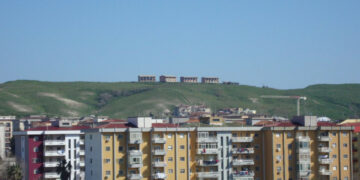La Procura di Crotone sequestra un ecomostro, bloccando il pericolo di una futura speculazione edilizia