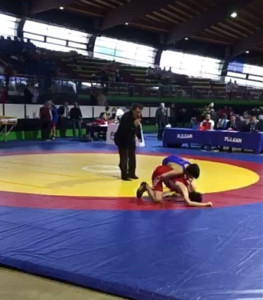 L’AKC di Crotone apre il settore Lotta Olimpica (3)