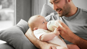 Nel 2018 quattro giorni di congedo ai papà