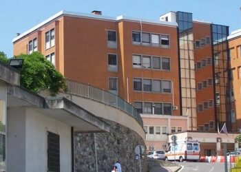 Chiusura notturna del laboratorio analisi di Corigliano Calabro