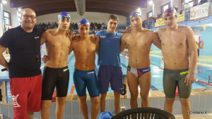 Protesta davanti la Piscina di Cirò Marina nuotatori, atleti agonisti e genitori chiedono la riapertura (3)