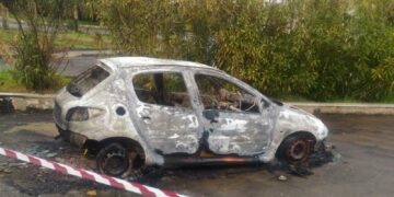Rinvenuto un corpo carbonizzato sotto un’autovettura