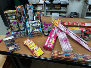 Sequestrati 10 quintali di “fuochi pirotecnici illegali”. Denunciati 10 responsabili (1)