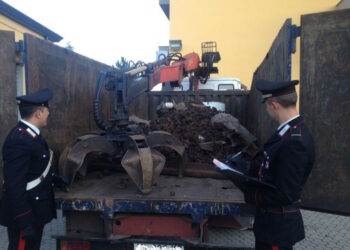 Si spacciano per addetti ai lavori delle Ferrovie e rubano 10 quintali di bulloni, 4 arresti