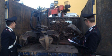 Si spacciano per addetti ai lavori delle Ferrovie e rubano 10 quintali di bulloni, 4 arresti