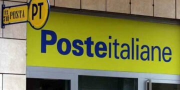 Cerca di cambiare un’assegno falso di 20mila euro alle Poste di Crotone, arrestato 47enne