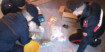Blitz dei Carabinieri in zona Tufolo a Crotone, arrestato 29enne per possesso di 1,200 chili di droga