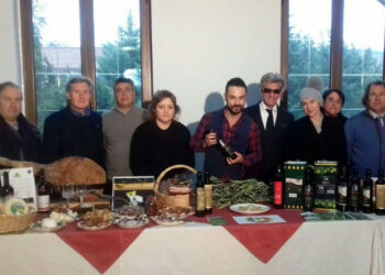 Domani mattina su Gustibus in onda su La7, mette in vetrina il Consorzio dell’Olio di Oliva “Colline di Cosenza”