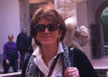 La candidata del M5S Elisabetta Barbuto, domani 8 febbraio, incontrerà a Crotone il mondo della scuola