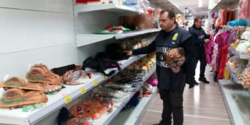 Sequestrati dalla Finanza 246 mila prodotti privi di etichetta in un Negozio Cinese