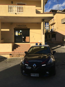 Sorpreso a rubare in una Tabaccheria a Isola Capo Rizzuto, arrestato marocchino 23enne (1)