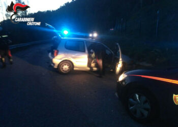 Ubriaco senza patente, si da alla fuga con l’auto sequestrata e provoca un incidente. Arrestato dai Carabinieri