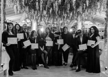 Allestimento floreale nelle sale nobiliari del Castello di Santa Severina