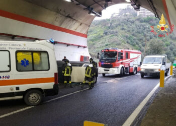 Catanzaro: Incidente stradale sulla SS280 all’ingresso della galleria Sansinato direzione Lamezia Terme