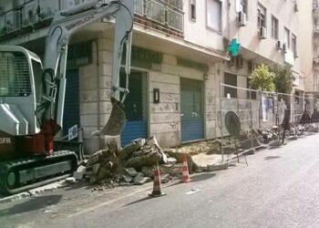 Crotone: Intervento immediato in Corso Messina per una voragine verificatasi nella pavimentazione stradale