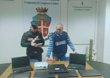 Furto alle Scuole: rubati computer e materiale multimediale, Denunciati quattro persone