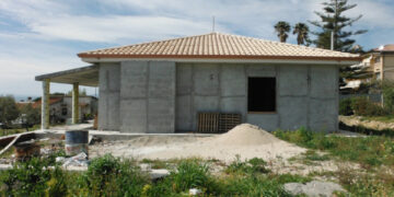 Isola Capo Rizzuto: Sequestrato fabbricato abusivo in area rurale