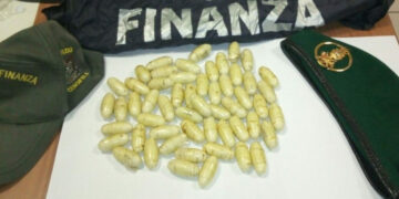 La Droga viaggia sui Bus di linea, beccato cittadino pakistano con 55 ovuli di Eroina