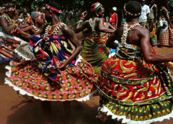 Oggi mercoledì 28, “Mediterranean Without Frontiers” la straordinaria cultura del Benin al Teatro Apollo