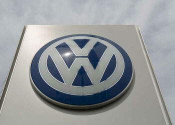 Auto, allarme per Arteon, Golf, Passat e Tiguan dalla UE