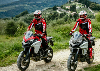 14 campioni di Enduro nella Calabria che non ti aspetti sulla strada della transumanza a Carfizzi
