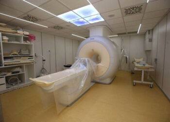 Oliverio ha inaugurato ad Acri la Risonanza magnetica e l’Ambulatorio oncologico