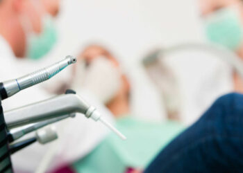 Scoperto falso dentista a Rocca di Neto, arrestato dai Carabinieri