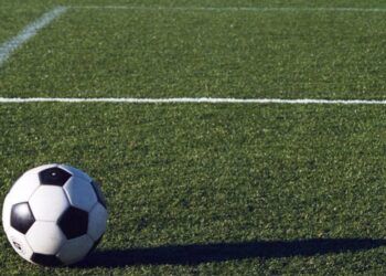 Si aggrediscono durante una partita di calcio dei figli: daspo per un anno per due genitori