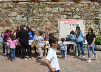 Borgo in festa a Umbriatico: “Illuminiamo il Futuro” di Save the Children con i laboratori degli aquiloni dei Diritti