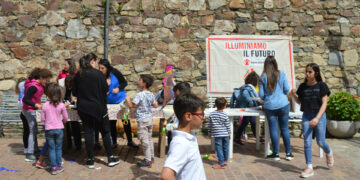 Borgo in festa a Umbriatico: “Illuminiamo il Futuro” di Save the Children con i laboratori degli aquiloni dei Diritti
