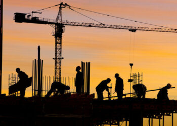 Controlli della Finanza contro il lavoro “in nero”, scoperti 16 lavoratori in un impresa di costruzioni