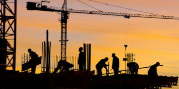 Controlli della Finanza contro il lavoro “in nero”, scoperti 16 lavoratori in un impresa di costruzioni