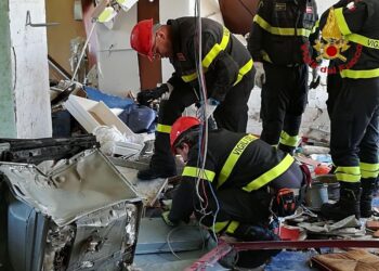 Crotone: Esplosione in appartamento a Lampanaro, ulteriore sopralluogo dei Vigili del Fuoco