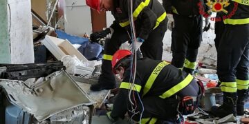 Crotone: Esplosione in appartamento a Lampanaro, ulteriore sopralluogo dei Vigili del Fuoco