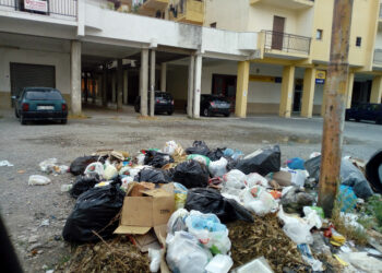 Degrado inaccettabile, “Città pulita” chiede al Commissario di porre rimedio