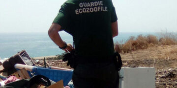 Guardie Ecozoofile: rifiuti speciali pericolosi rinvenuti in una zona rurale di Isola di Capo Rizzuto