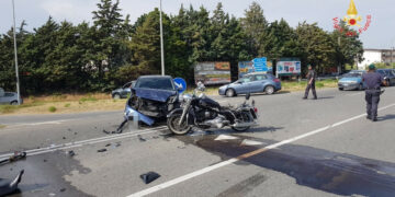 Incidente stradale sulla SS106: coinvolti una vettura ed una moto Harley Davidson