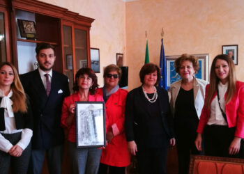 La Confraternita della Madonna di Capocolonna in visita dal Prefetto di Crotone