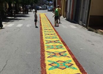 Per Maria di Capo Colonna, Patrona della città, l’omaggio dei ragazzi di Centro Storico in Fiore