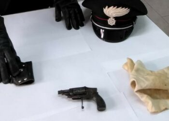 Scandale, un arresto per detenzione illegale di una pistola