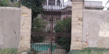 Strano destino quello di Villa Berlingeri di Capocolonna: tutti la vogliono e nessuna la piglia