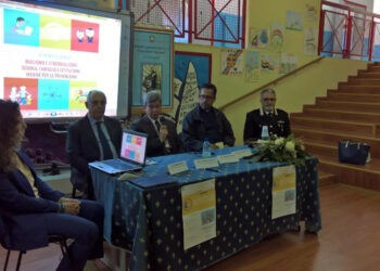 Seminario sul bullismo e cyberbullismo nella Sala incontri dell’Istituto Casopero di Cirò Marina