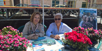 Tornata in piazza a Cirò Marina l’azalea della ricerca, simbolo della lotta al cancro