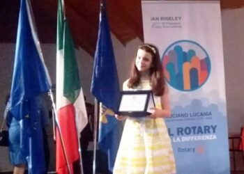 Vittoria Rita Maria Ciccopiedi di Cirò, premiata come migliore alunna al 25° premio Pucciarelli-D’Afflitto