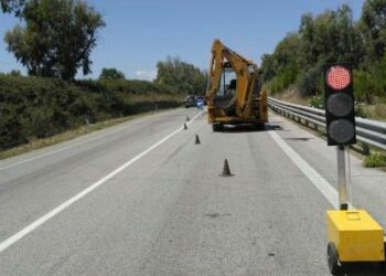 Isola Capo Rizzuto: rubata la batteria del semaforo mobile