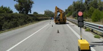 Isola Capo Rizzuto: rubata la batteria del semaforo mobile