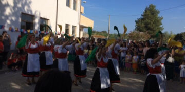 Giornata entusiasmante per le insegnanti e alunni delle elementari di Strongoli marina con lo spettacolo “Festa di Primavera”