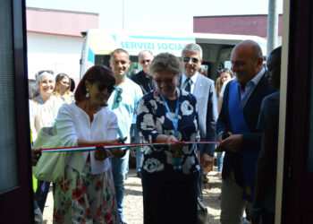 I migranti del Cara di Sant’Anna insieme all’Unicef per realizzare le Pigotte “salvavita”