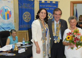 Il Rotary Club incontra i Principi Ferrara Pignatelli di Strongoli per la prima volta in visita nella cittadina