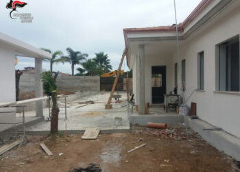 Isola Capo Rzzuto: sequestrato dai Carabinieri forestali terreno con due fabbricati abusivi